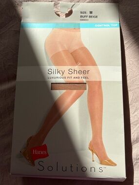 Hanes Solutions Silky Sheer Control Top Pantyhose in Beige